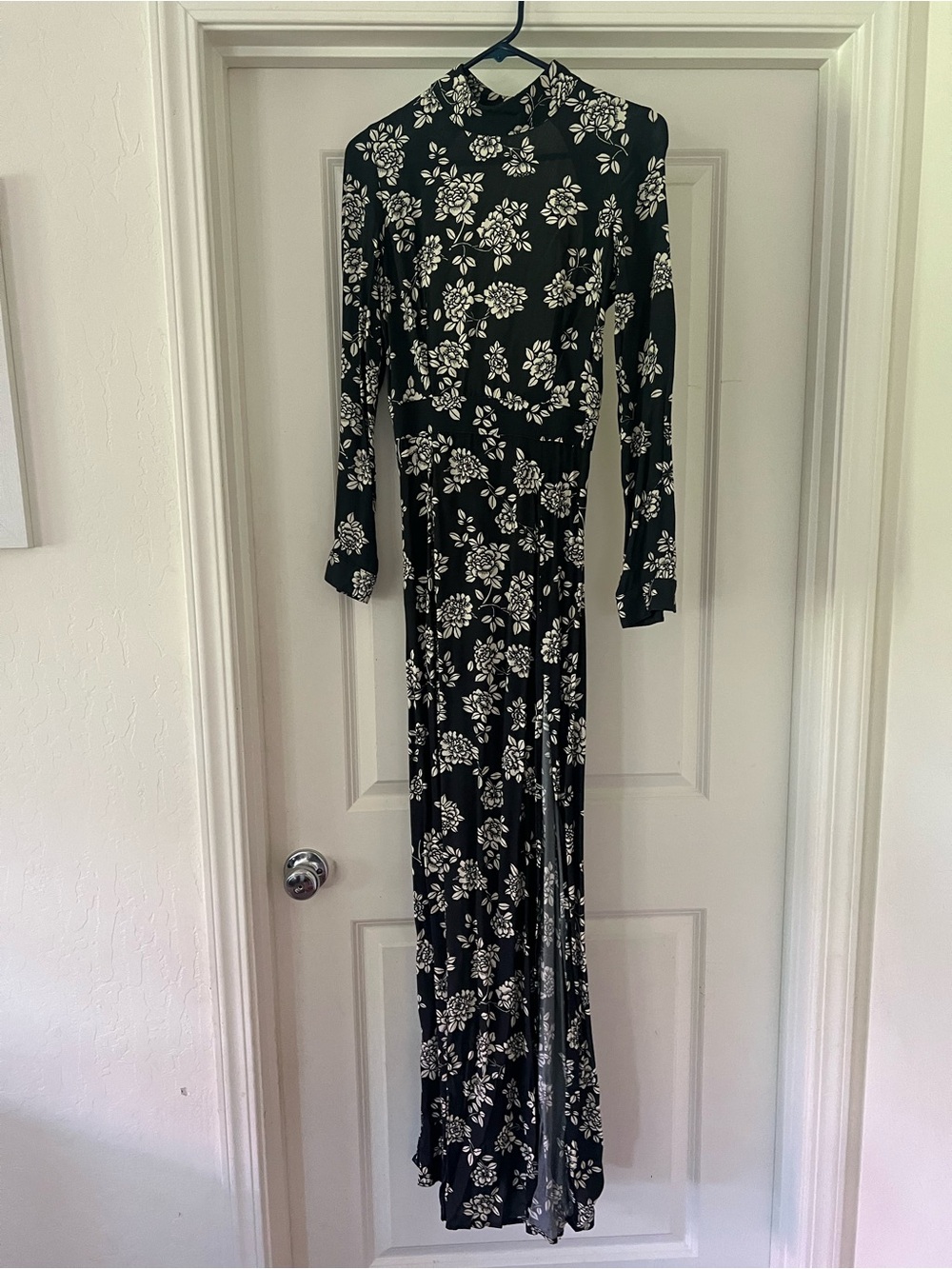 Flynn Skye Black Maxi Dress with White Floral Print - Picture 1 of 4
